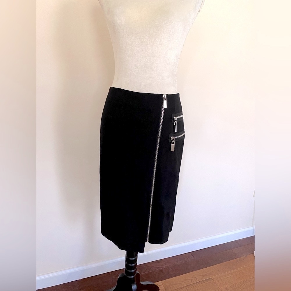 NWOT - Vince Camuto Black Bodycon Pencil Skirt with Silver Zipper Details